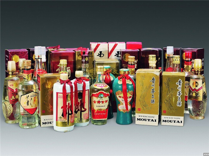 东台烟酒回收电话