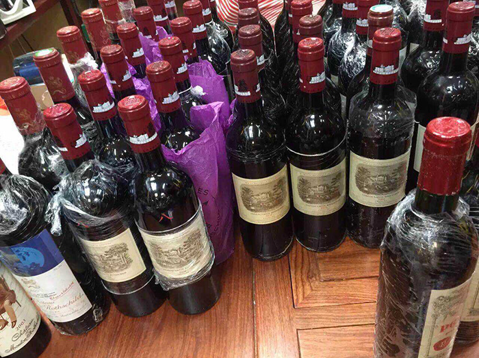 回收拉菲红酒